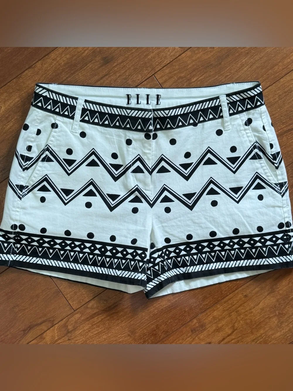 ELLE Black & White Geometric Chevron Polka Dot Chino Shorts - Size 2